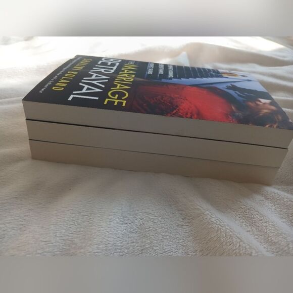 Source Unknown Book Set with Blue, Red, Yellow Covers - Picture 5 of 5